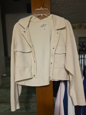 Hollister Cream Cropped Button-Up Jacket